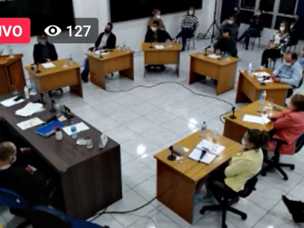 Câmara Municipal recebe Executivo e profissionais da Saúde em Sessão Ordinária