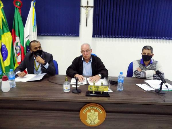 Câmara recebe o novo gerente do Banrisul de Santo Antônio do Planalto