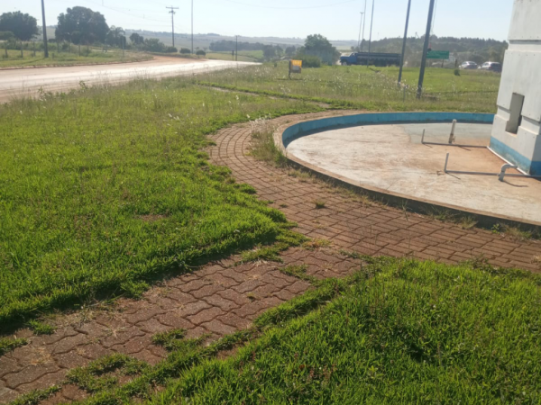 Vereador Leonel pede limpeza no trevo de acesso ao Município à CCR VisaSul 