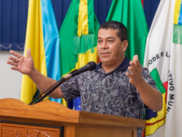 Vereador Vilmar requer melhorias na iluminação pública 